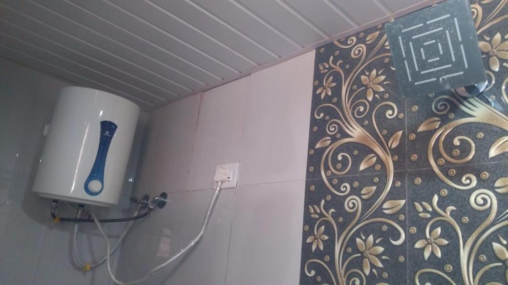 Vinee'S Kitchen And Motel Koynanagar Екстериор снимка